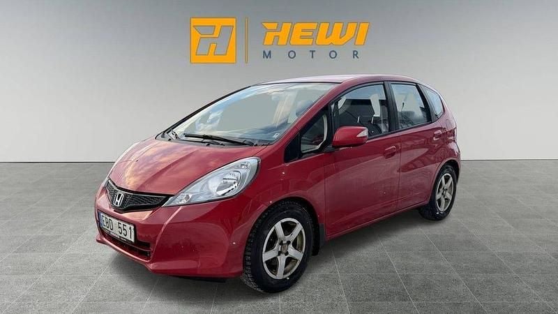Begagnad Honda Jazz 101 HK (74 kW) 2012 Röd Halvkombi