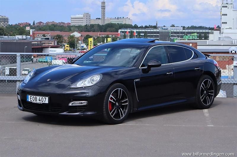 Begagnad Porsche Panamera Turbo 501 HK (368 kW) 2012 Svart Sedan