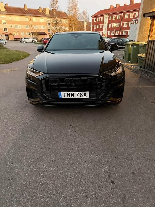 Begagnad Audi Q8 286 HK (210 kW) 2020 Svart metallic SUV