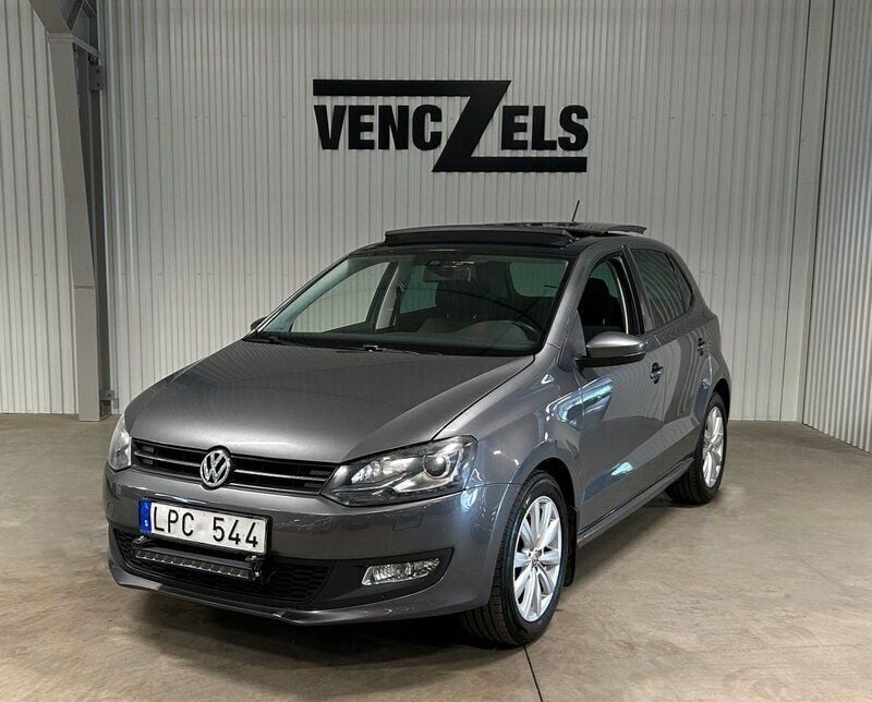 Mörkgrå Begagnad 2011 VW Polo Halvkombi | 49 000 kr (Marknadspris) - Bild 1/4
