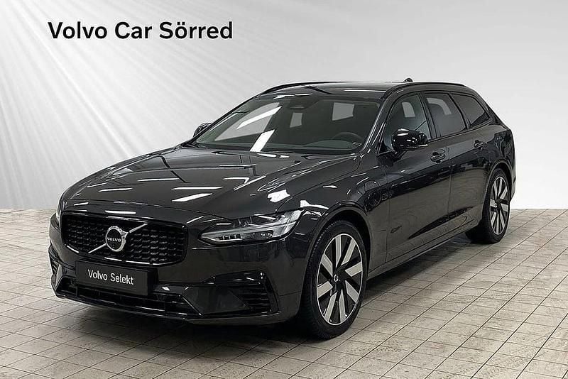 Grå Begagnad 2024 Volvo V90 Plus Kombi | 494 900 kr (Marknadspris) - Bild 1/3