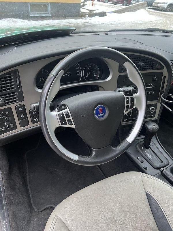 Begagnad Saab 9-5 Aero 260 HK (191 kW) 2005 Svart Kombi