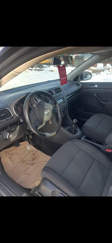 Begagnad VW Golf VI 102 HK (75 kW) 2011 Halvkombi