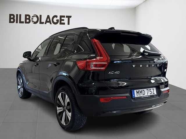 Begagnad Volvo XC40 Plus 185 kW (252 HK) 2022 Svart SUV