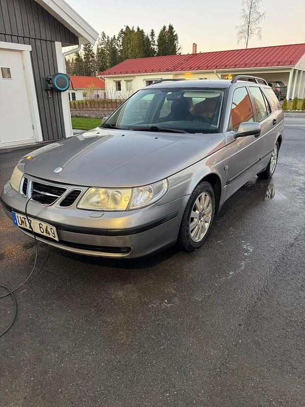 Begagnad 2004 Saab 9-5 Kombi | 5 000 kr (Superpris) - Bild 1/3