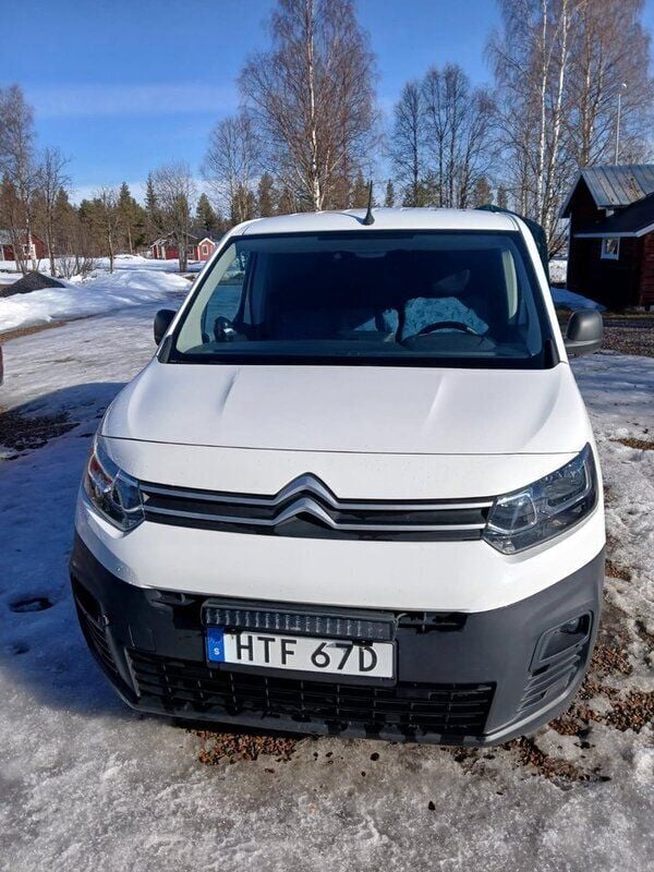 Vit Begagnad 2021 Citroën Berlingo Minibuss | 115 000 kr (Superpris) - Bild 1/4