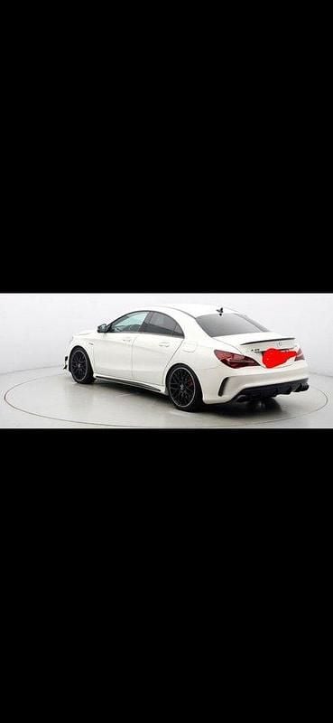 Vit Begagnad 2017 Mercedes CLA45 AMG AMG Sportkupé | 315 000 kr (Bra pris) - Bild 1/4