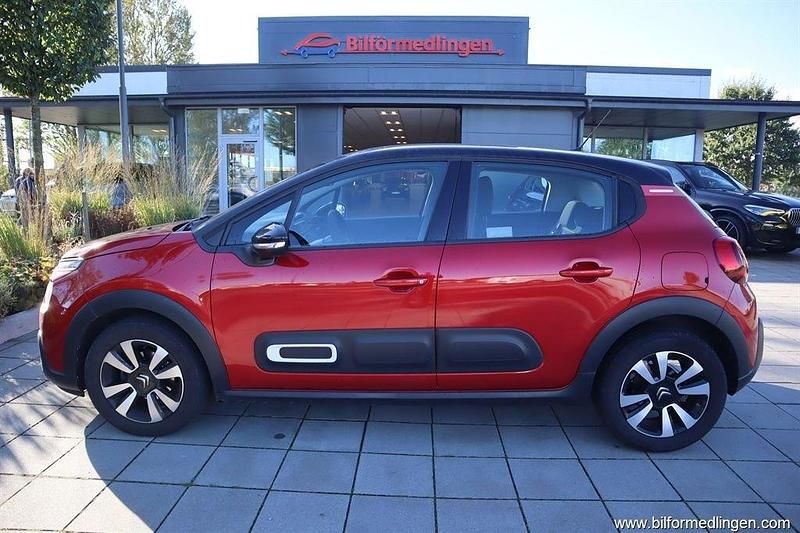 Röd Begagnad 2020 Citroën C3 PureTech Halvkombi | 139 900 kr (Marknadspris) - Bild 1/4