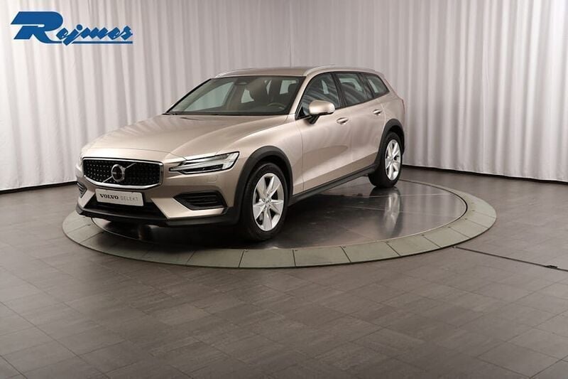 Begagnad 2024 Volvo V60 CC Kombi | 399 900 kr (Bra pris) - Bild 1/4