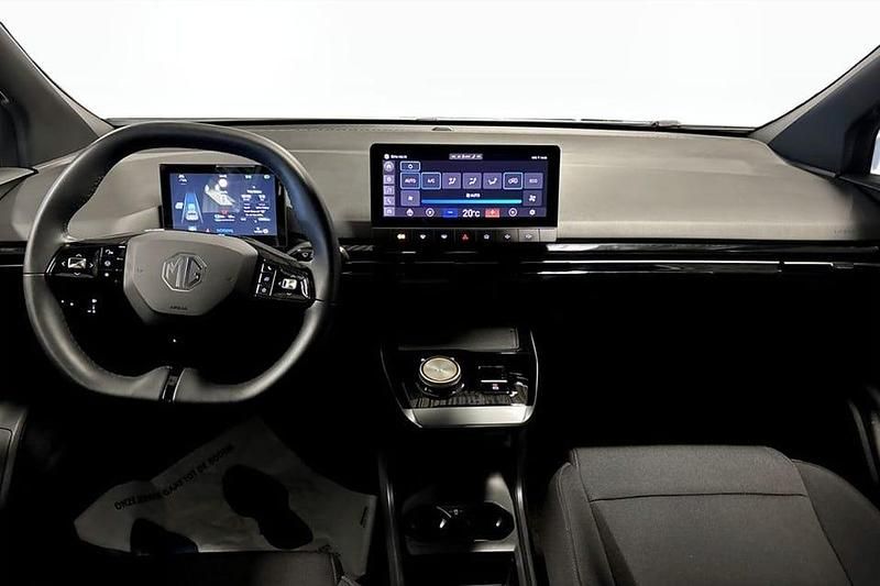 Begagnad MG MG4 EV 125 kW (171 HK) 2023 Vit Halvkombi