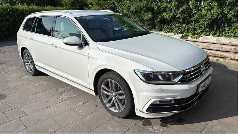 Vit Begagnad 2019 VW Passat GT Kombi | 204 000 kr (Marknadspris) - Bild 1/4