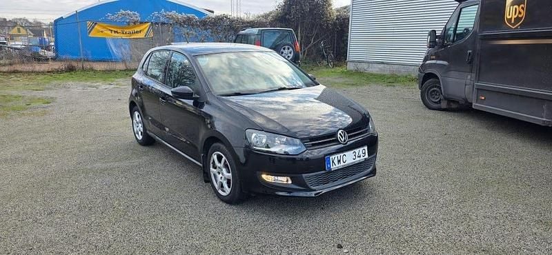 Svart Begagnad 2011 VW Polo Halvkombi | 50 000 kr (Bra pris) - Bild 1/4