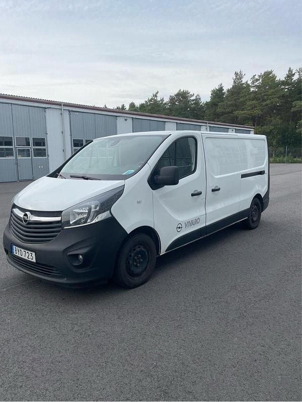 Vit Begagnad 2018 Opel Vivaro Van | 95 000 kr (Superpris) - Bild 1/4