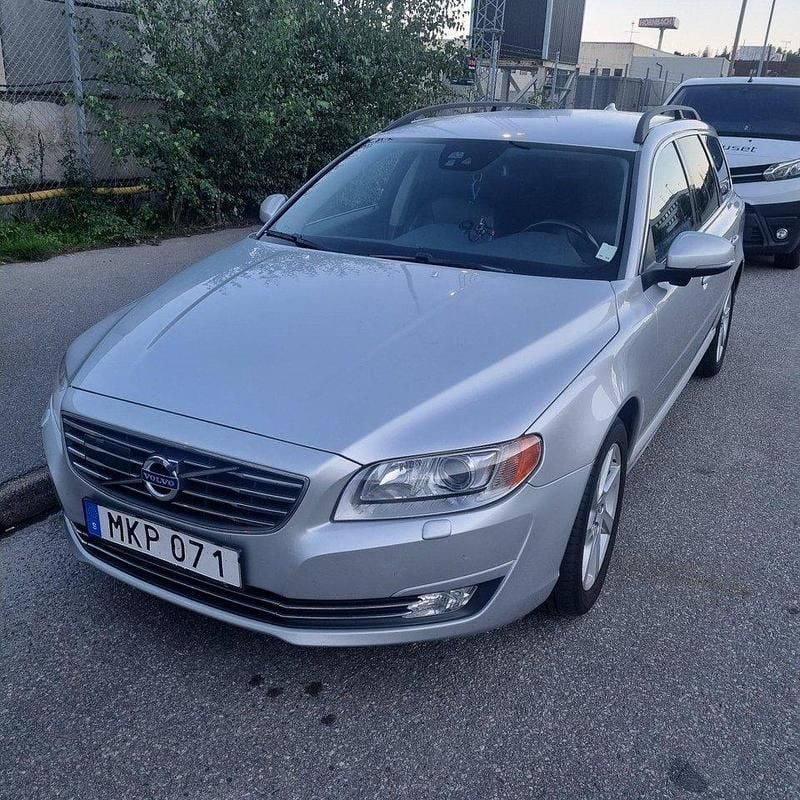 Silver Begagnad 2014 Volvo V70 Momentum Kombi | 142 000 kr (Lite dyr) - Bild 1/4