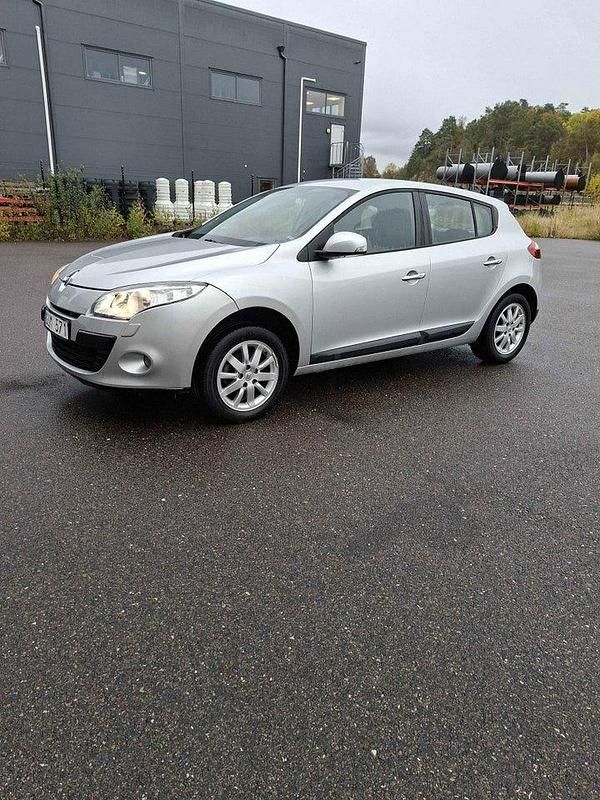 Begagnad 2009 Renault Mégane III Halvkombi | 45 000 kr (Marknadspris) - Bild 1/4