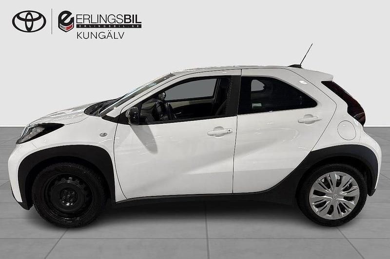 Begagnad Toyota Aygo X Play 72 HK (52 kW) 2023 Vit SUV