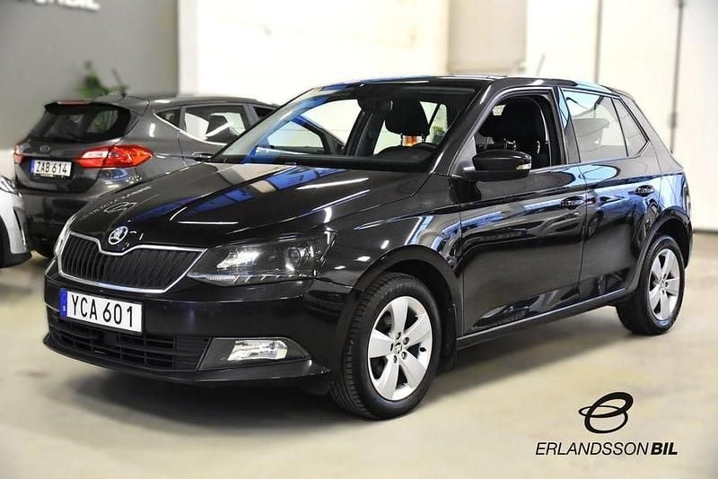 Svart Begagnad 2016 Skoda Fabia Style Halvkombi | 79 900 kr (Marknadspris) - Bild 1/4