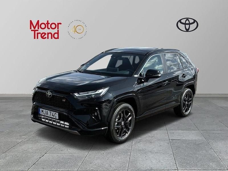 Svart Begagnad 2024 Toyota RAV4 Hybrid SUV | 479 900 kr (Lite dyr) - Bild 1/4