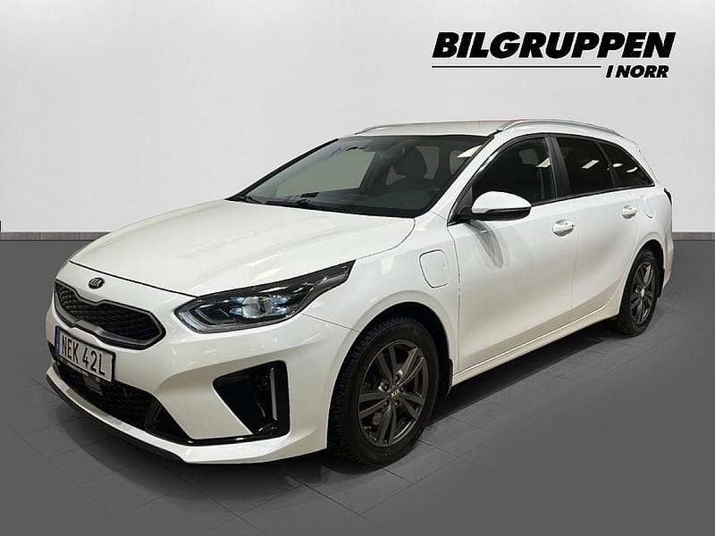 Vit Begagnad 2020 Kia Ceed Sportswagon Advance Kombi | 219 900 kr (Bra pris) - Bild 1/4