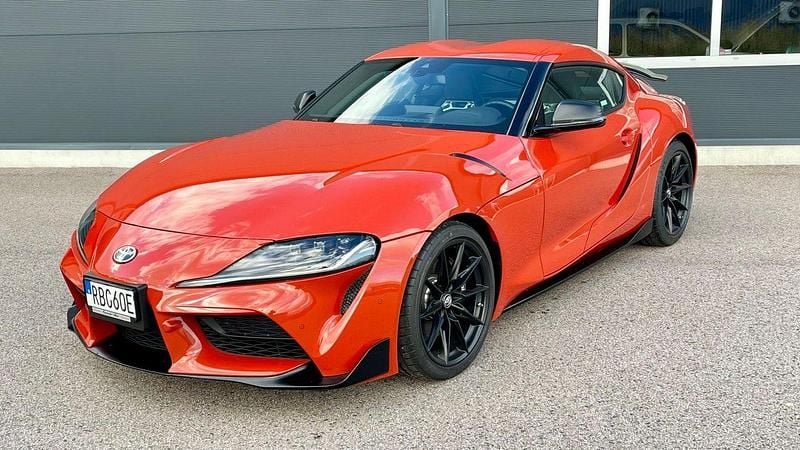 Orange Ny 2024 Toyota Supra GT Sportkupé | 859 000 kr - Bild 1/4