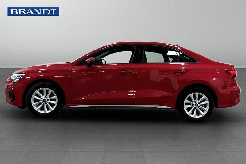 Begagnad Audi A3 151 HK (111 kW) 2023 Röd Sedan