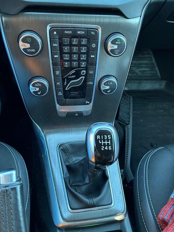 Begagnad Volvo V40 115 HK (84 kW) 2015