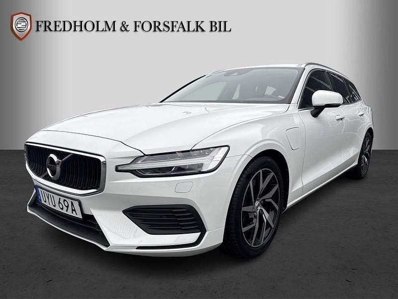 Vit Begagnad 2020 Volvo V60 Momentum Kombi | 307 500 kr (Marknadspris) - Bild 1/4