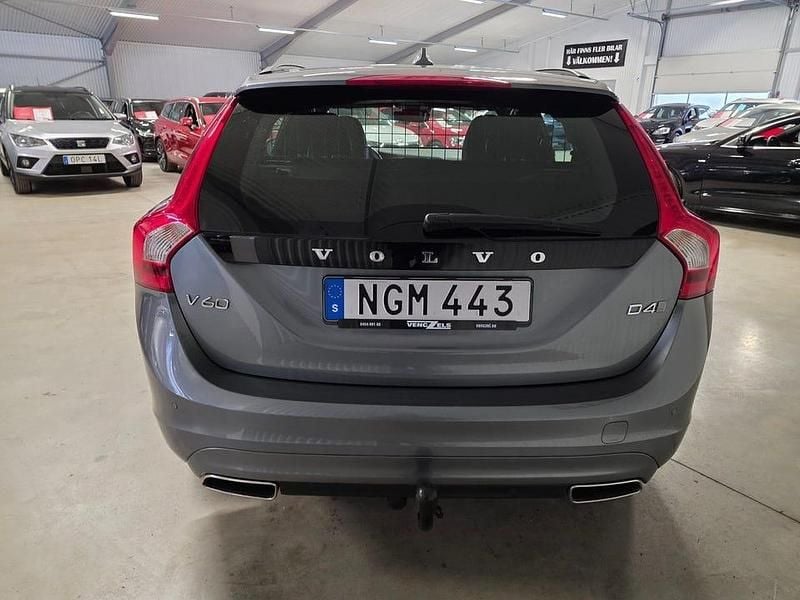 Begagnad Volvo V60 Momentum 190 HK (139 kW) 2018 Grå Kombi