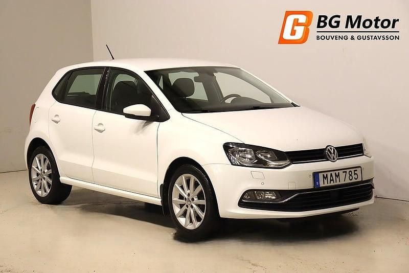 Vit Begagnad 2016 VW Polo Halvkombi | 99 900 kr (Marknadspris) - Bild 1/4