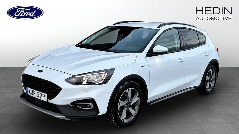 Frozen white Begagnad 2019 Ford Focus Active Halvkombi | 149 000 kr (Marknadspris) - Bild 1/4