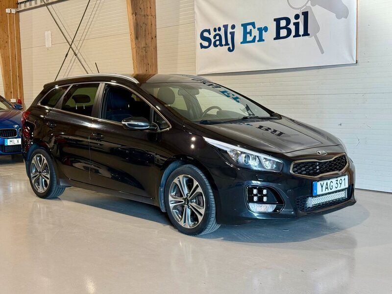 Svart Begagnad 2016 Kia Ceed Sportswagon GT-Line Kombi | 129 800 kr (Marknadspris) - Bild 1/4