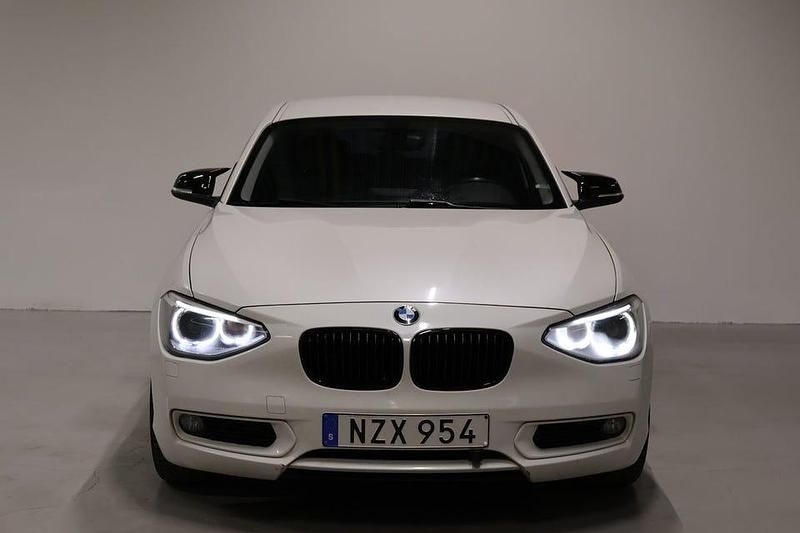 Begagnad BMW 116 Urban Line 116 HK (85 kW) 2013 Vit Halvkombi