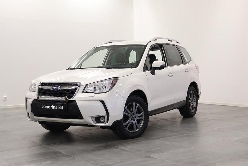 Vit Begagnad 2018 Subaru Forester SUV | 234 800 kr (Dyr) - Bild 1/4