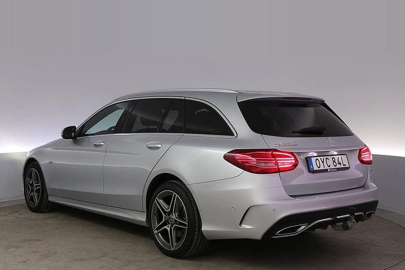 Begagnad Mercedes C300e AMG 306 HK (225 kW) 2021 Silver Kombi