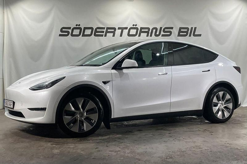Vit Begagnad 2022 Tesla Model Y Long Range AWD SUV | 449 900 kr - Bild 1/4