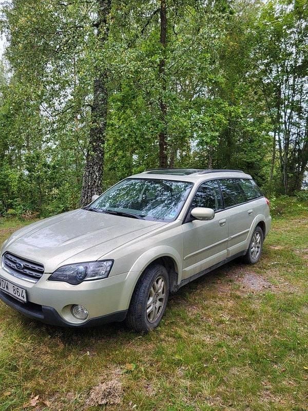 Gul Begagnad 2005 Subaru Outback SUV | 15 000 kr (Bra pris) - Bild 1/2