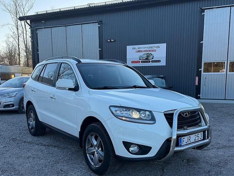 Vit Begagnad 2010 Hyundai Santa Fe SUV | 89 900 kr (Marknadspris) - Bild 1/4