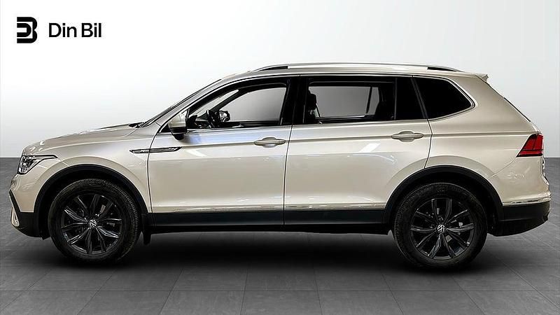 Begagnad VW Tiguan Allspace 150 HK (110 kW) 2023 Silver SUV