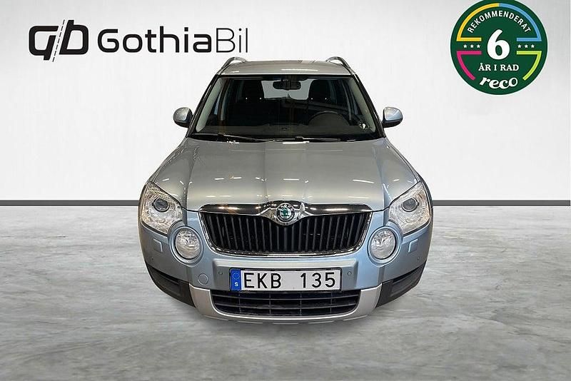 Begagnad Skoda Yeti Business Line 122 HK (89 kW) 2013 Blå SUV