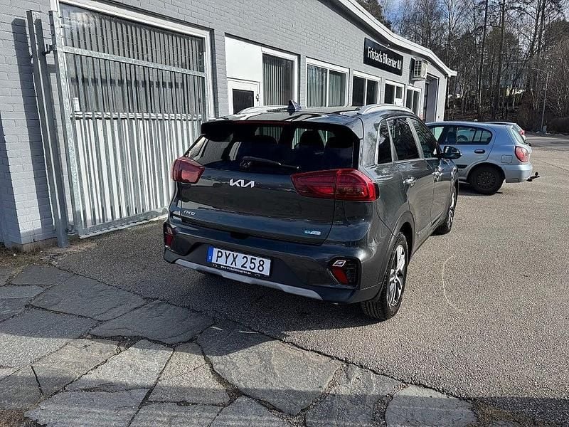 Begagnad Kia Niro Advance 105 HK (77 kW) 2022 Grå SUV