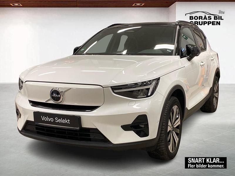 Vit Begagnad 2023 Volvo XC40 SUV | 379 000 kr (Marknadspris) - Bild 1/3