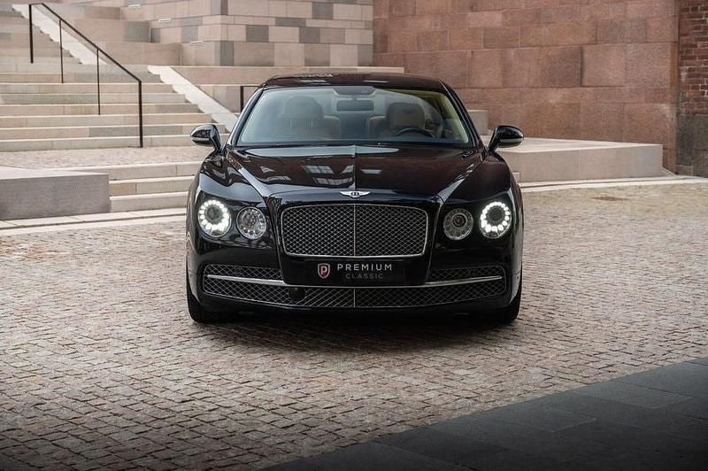 Begagnad Bentley Flying Spur Mulliner 626 HK (460 kW) 2014 Svart Sedan