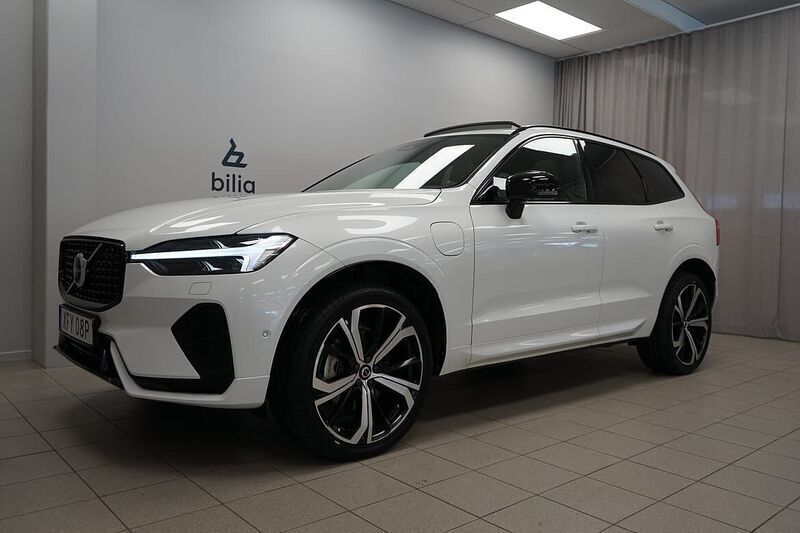 Vit Begagnad 2022 Volvo XC60 R-Design SUV | 459 900 kr (Bra pris) - Bild 1/4