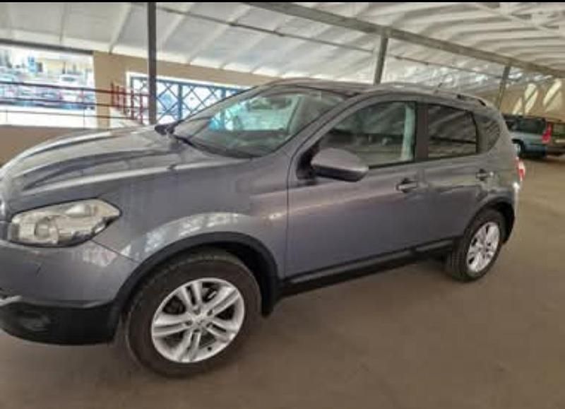 Blå Begagnad 2010 Nissan Qashqai SUV | 63 900 kr (Lite dyr) - Bild 1/4