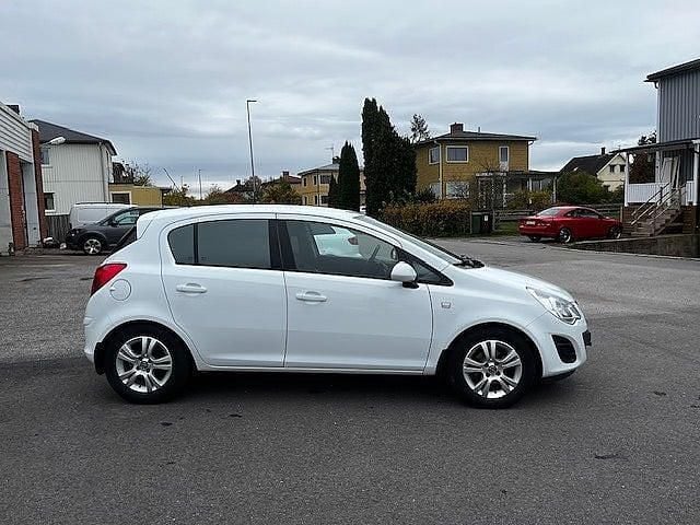 Begagnad Opel Corsa 86 HK (63 kW) 2013 Vit Halvkombi