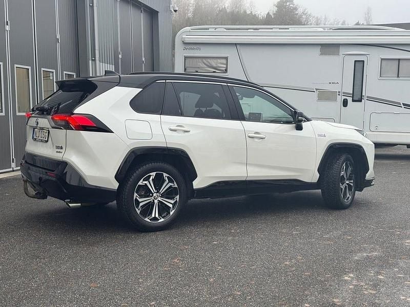 Begagnad Toyota RAV4 Premium 306 HK (225 kW) 2021 Vit SUV