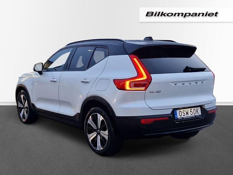 Begagnad Volvo XC40 Core 175 kW (238 HK) 2023 Vit SUV
