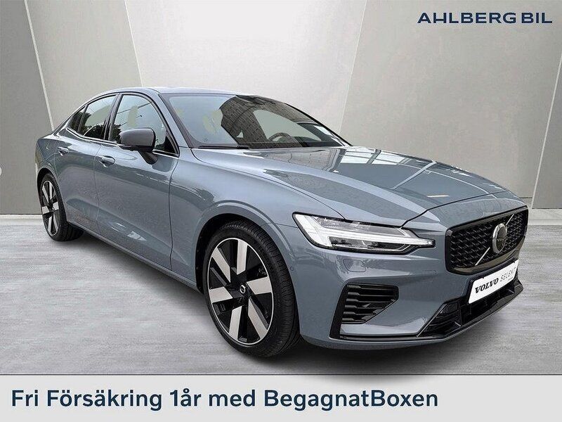 Grå Begagnad 2024 Volvo S60 Plus Sedan | 499 500 kr (Marknadspris) - Bild 1/3