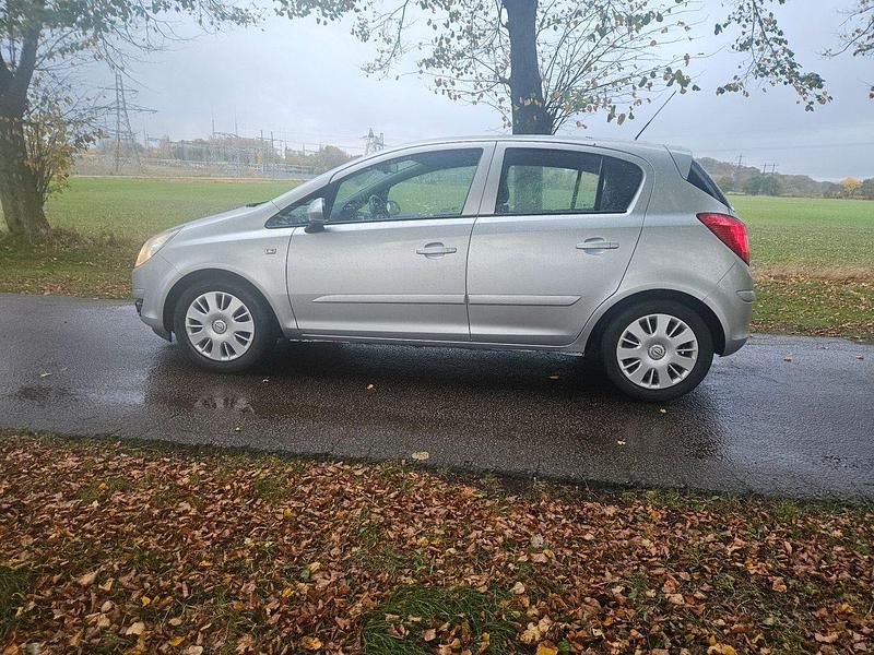 Begagnad Opel Corsa 80 HK (58 kW) 2007 Grå Halvkombi