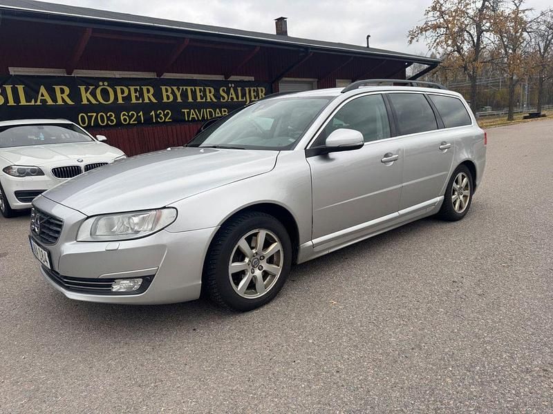 Silver Begagnad 2014 Volvo V70 Momentum Kombi | 99 000 kr (Marknadspris) - Bild 1/4